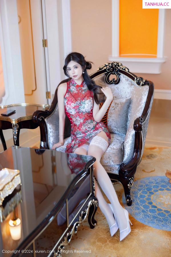 綺裡嘉 绮里嘉 [XiuRen]高清写真图 2024.11.29 No.9529 绮里嘉ula 丝袜美腿第2张图片